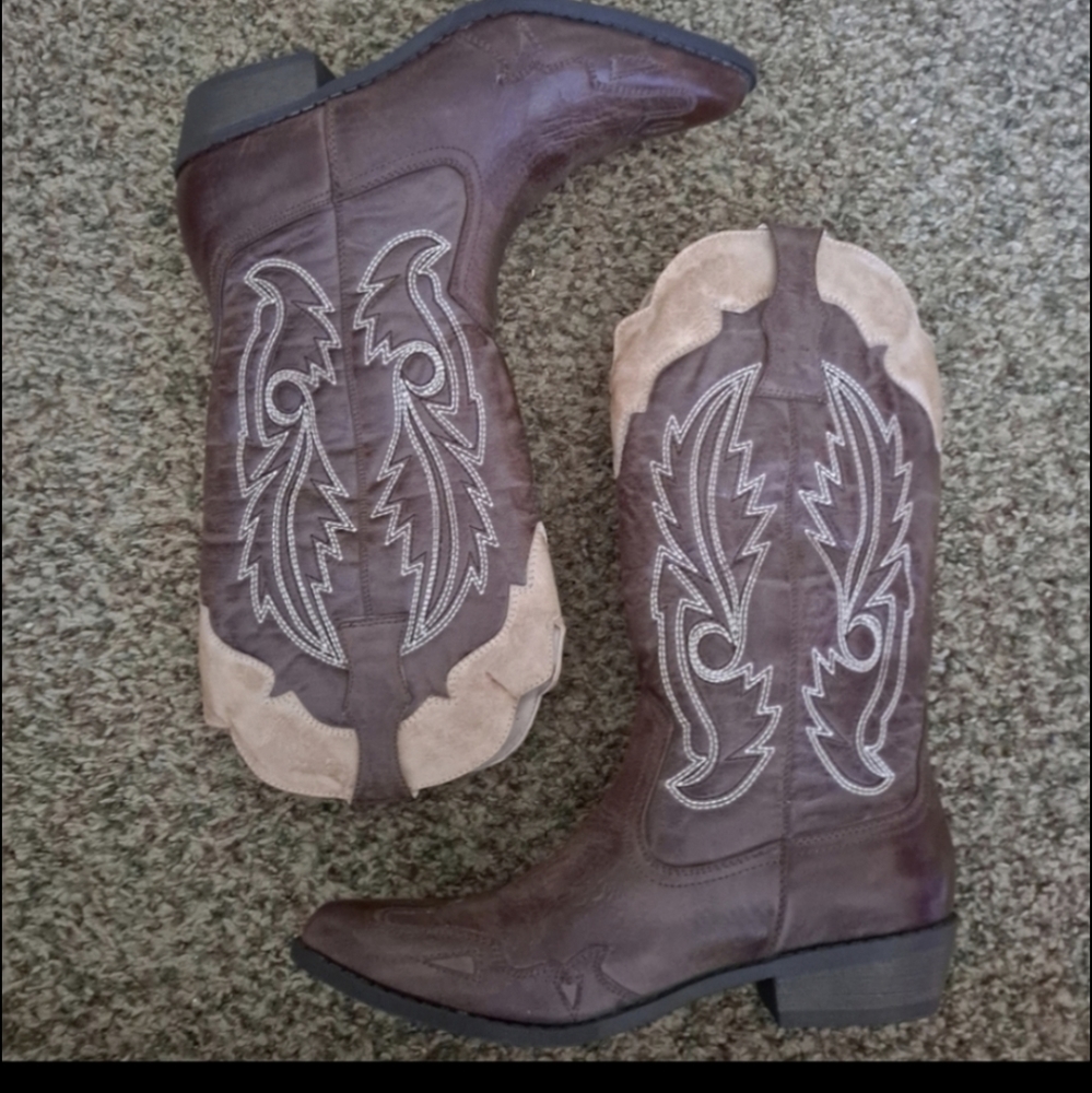 Coconuts by Matisse cimmaron brown and cream pointed Toe boots
